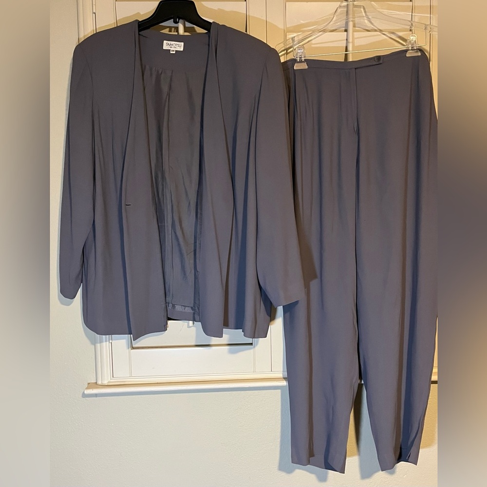 Tamotsu - Chic Gray Pantsuit with Relaxed Fit and Flowing Silhouette